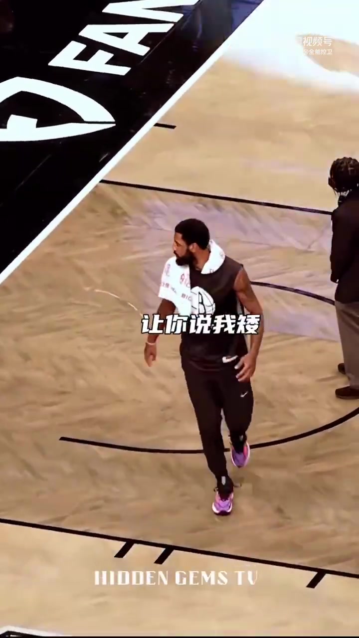 你不对劲!原来欧文一心想着要隔扣杜兰特,并将其撂倒在地 你不对劲!原来欧文一心想着要隔扣杜兰特,并将其撂倒在地